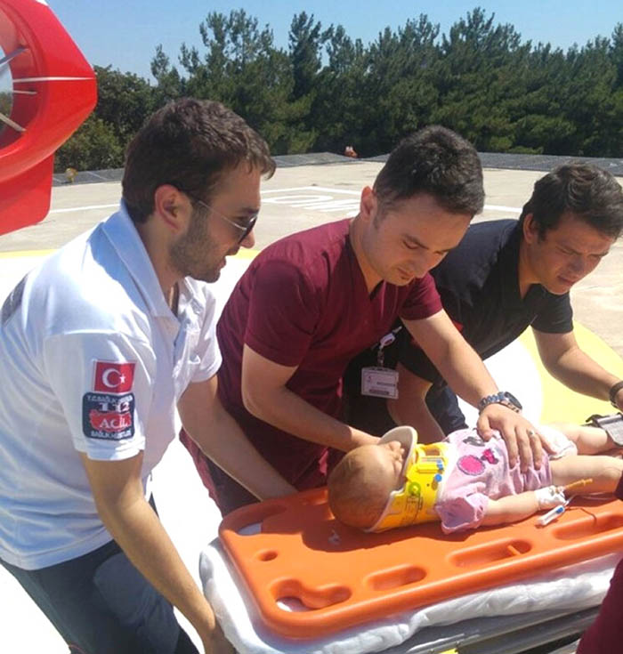 Balkon’dan Düşen Bebek  Helikopter ile Hastane’ye  Kaldırıldı