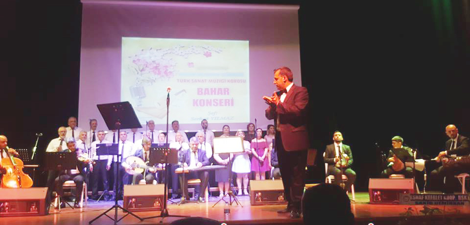Vezirköprü Müzik ve Sanat Derneği Türk Sanat Müziği Korosu Bahar Konseri Düzenledi