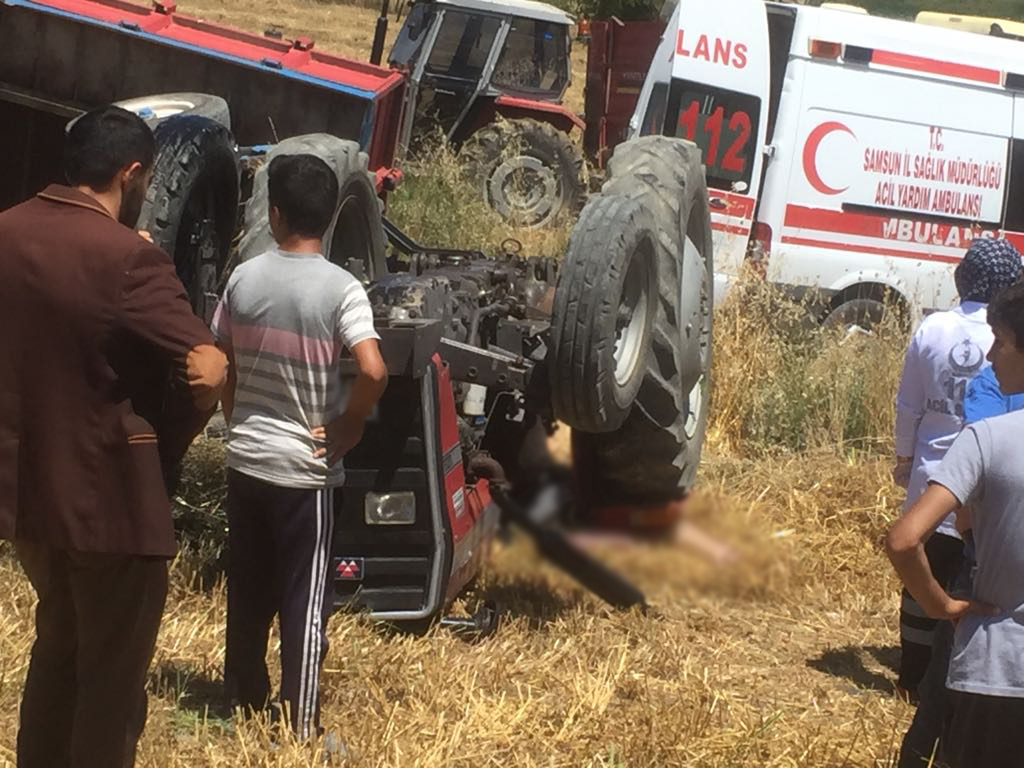 Devrilen Traktörün Altında Kaldı: 1 Ölü