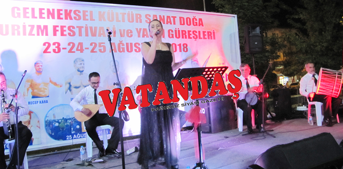 Halk Müziği Konserine Yoğun İlgi