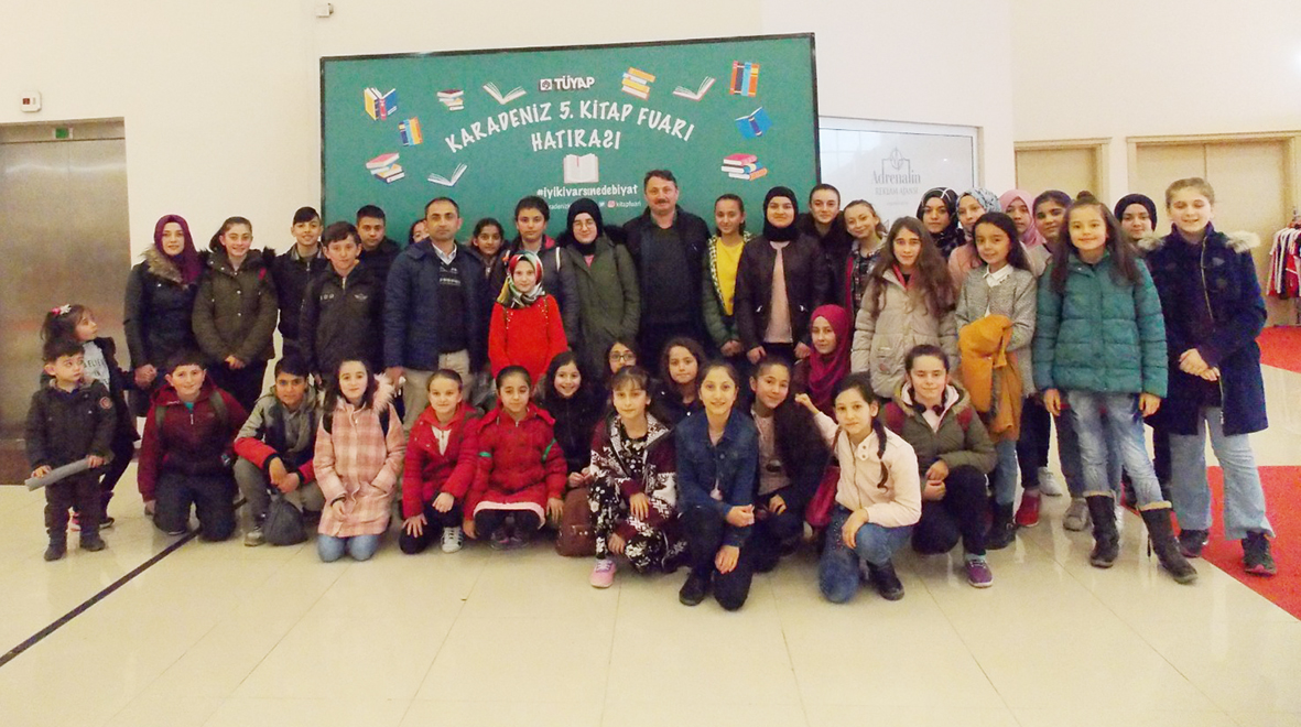 Fazıl Ahmet Paşa Ortaokulu Kitap Fuarına Gezi Düzenledi