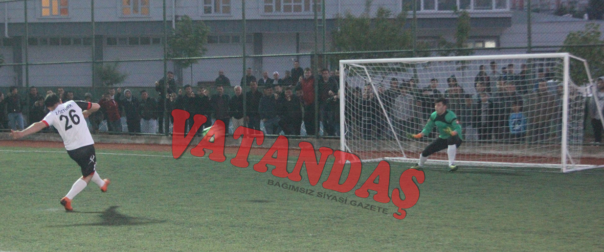 Kurumlar Arası 100.Yıl Futbol Turnuvasında Ödüller Sahiplerini Buldu