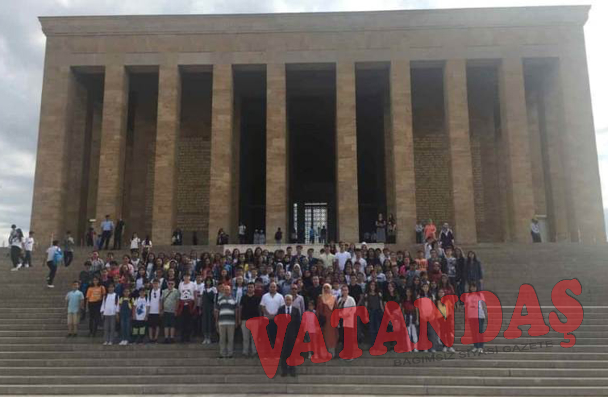 Cumhuriyet Ortaokulu Anıtkabir’e  Gezi Düzenledi