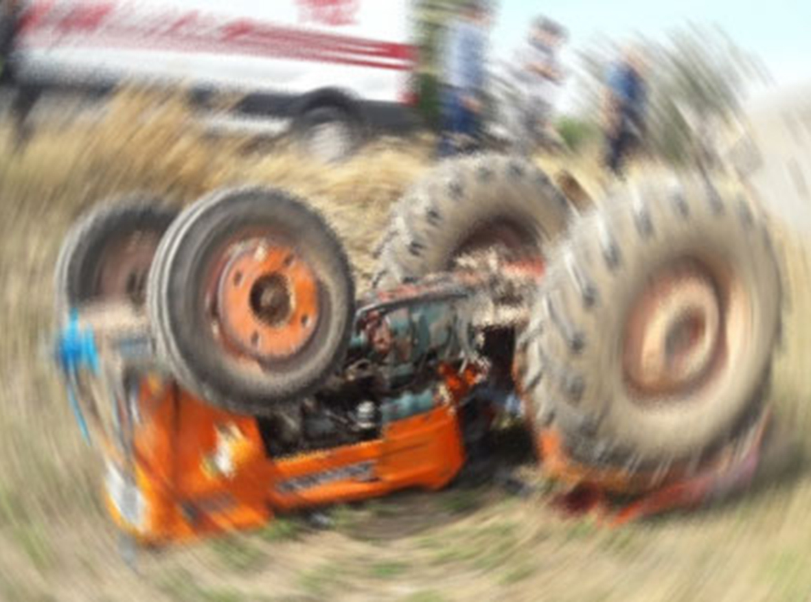Sarıdibek’te traktör devrildi: 1 ölü, 2 yaralı..