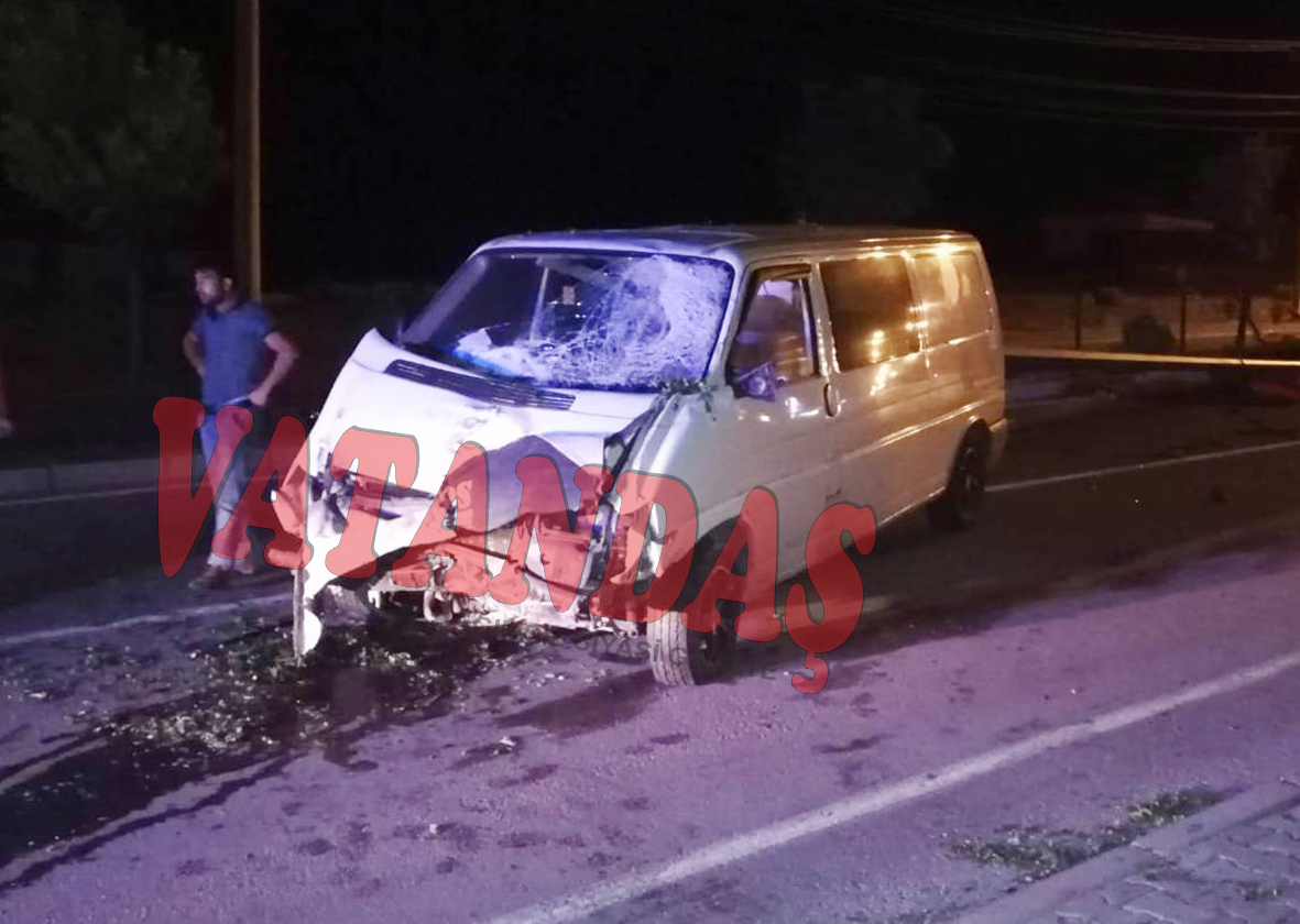 Direksiyon Hakimiyetini Kaybeden Minibüs  Kaza Yaptı