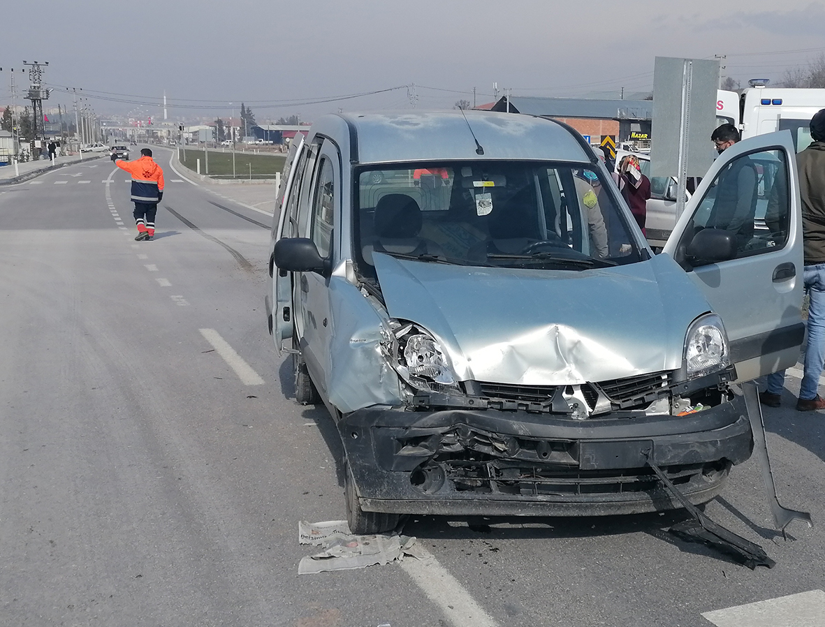 Önlem alınması için ne bekleniyor? Hastane kavşağında yine kaza