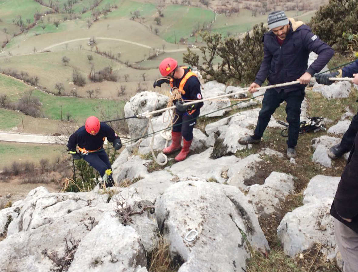 Vezirköprü İtfaiye’den Keçi Kurtarma Operasyonu