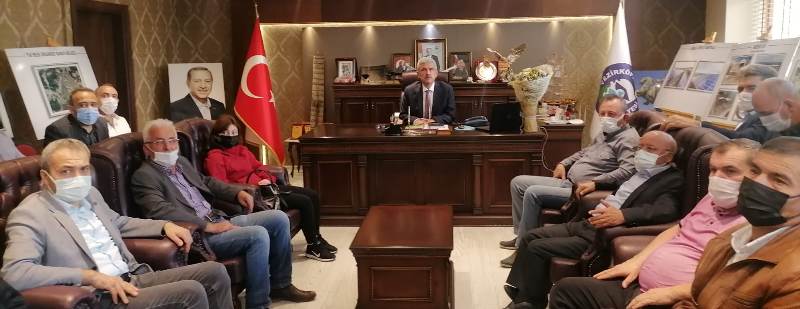 Salı günü basın toplantısı düzenleyen Belediye Başkanı Sadık Edis: “Vezirköprü Belediyesinin hiçbir suretle  yetkisi, sorumluluğu ve fiili ilgisi gözetim ve  denetim yetkisi yoktur.”