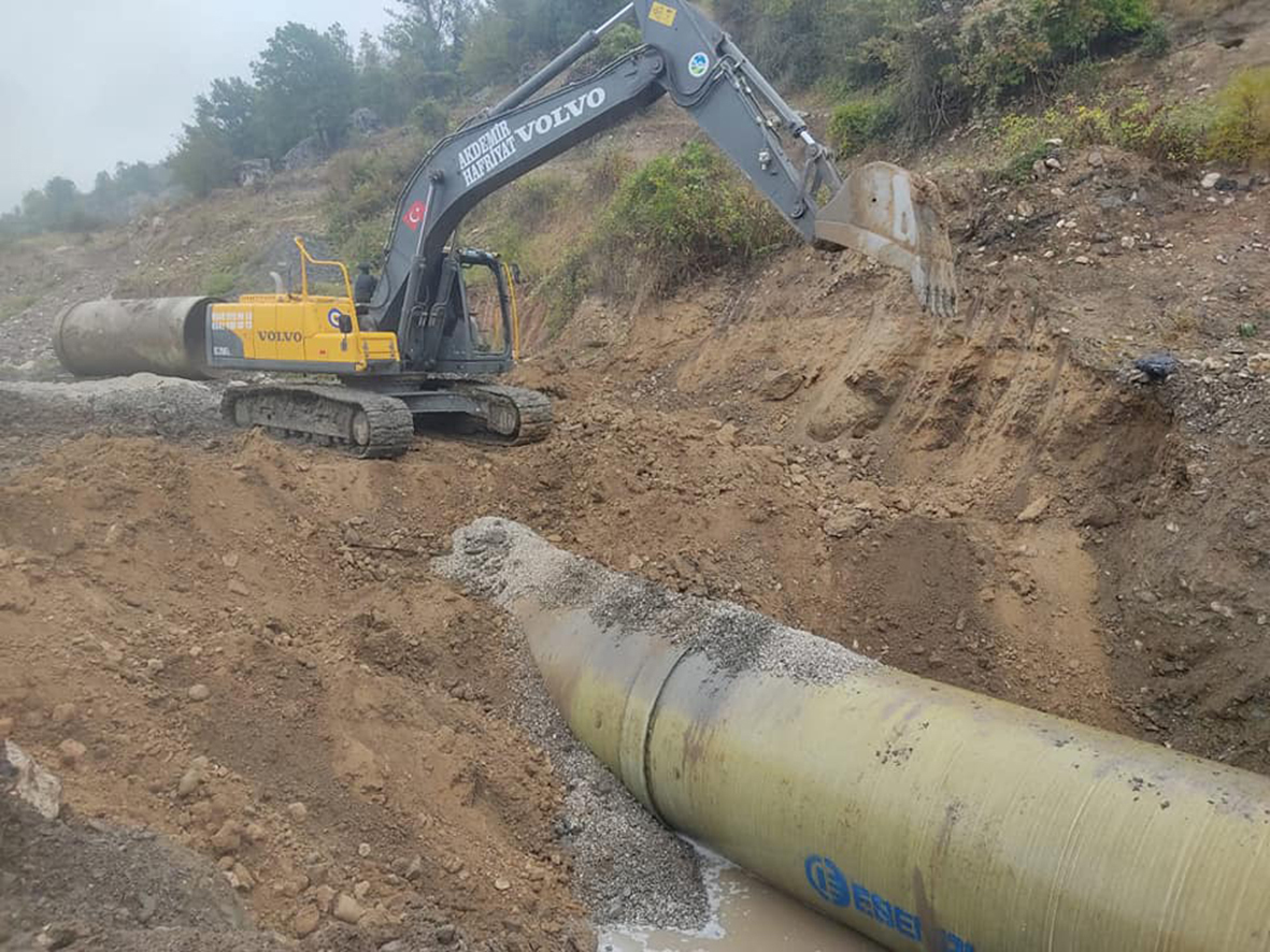 Patlayan boru onarılarak Su Verildi