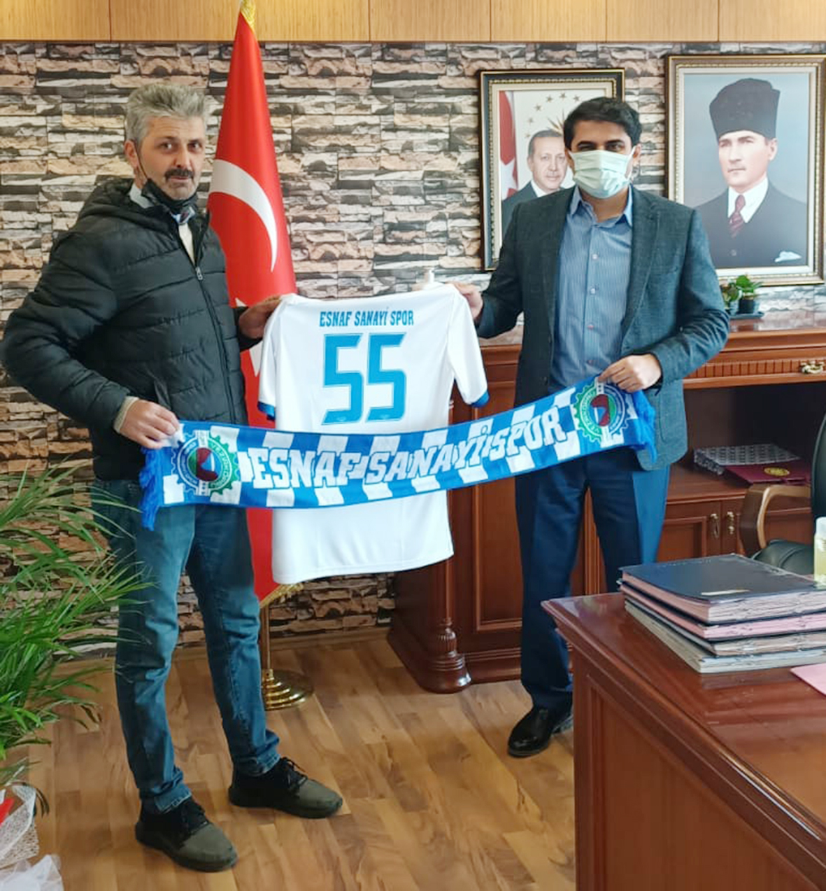 Vezirköprü Gençlik Esnaf Sanayispor Kulüp Başkanı Ömer Usta; Kaymakam Yıldız’ı Ziyaret Etti