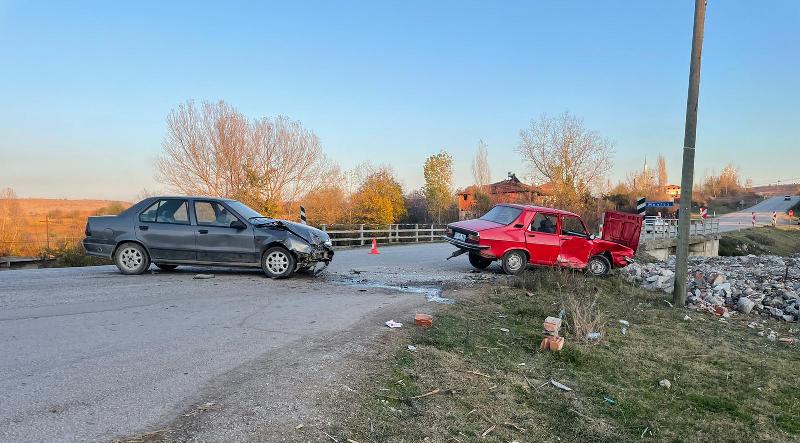 İncesu Yol Ayrımında Kaza: 5 Yaralı