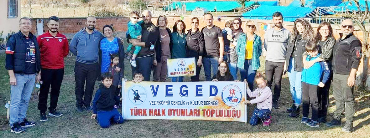 Vezirköprü Gençlik Kültür Derneği (Veged) ve Vezirköprü Motosiklet Kulübü Vemok) Yeşiltepe’de İlkokulu’nda Fidan Dikti