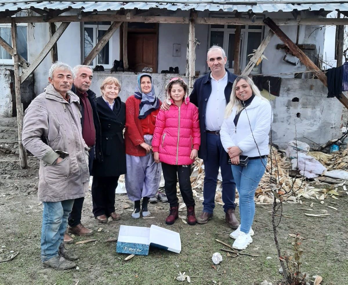 CHP yönetimi “Çocuklar Üşümesin” Dedi