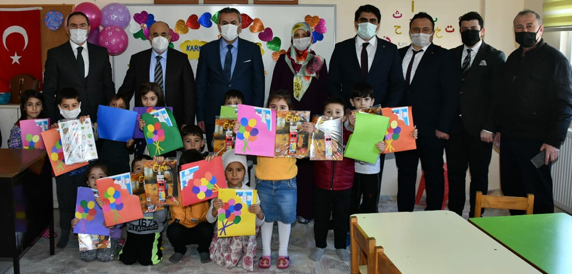 Karne töreni için Vezirköprü’ye gelenVali Dağlı’dan Basına kapalı toplantı!.. Yaklaşık 20 Bin Öğrenci Ara Tatile Girdi