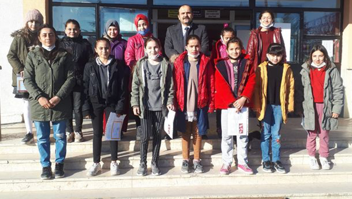 Yukarınarlı Ortaokulu  Kız Futsal Takımı İlçemizi Samsun’da Temsil Edecek