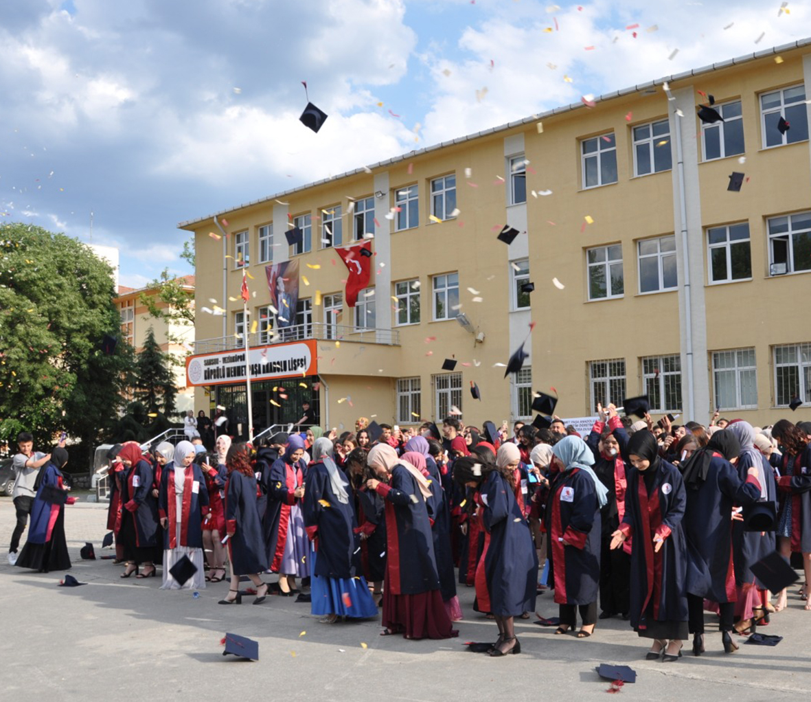 Köprülü Mehmet Paşa  Anadolu Lisesi Mezunları  Kep Attı