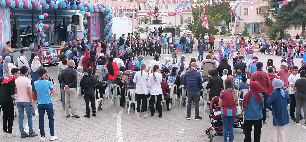 38 yıl sonra gelen Trabzonspor  Şampiyonluğu  İlçemizde de Kutlandı