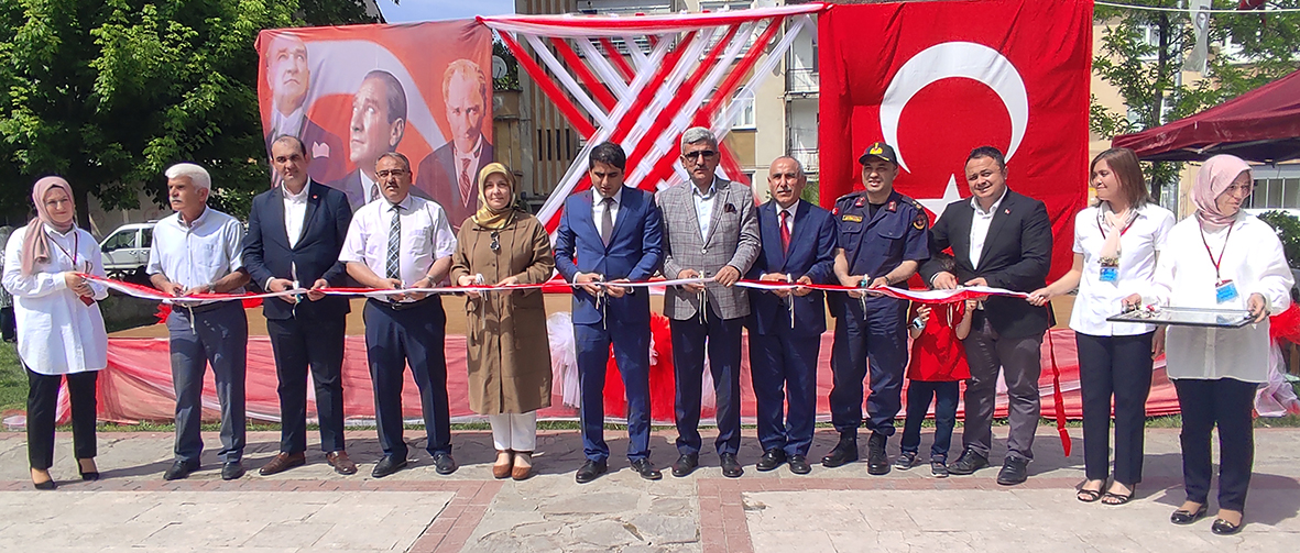 Halk Eğitim Merkezi Müdürlüğü Yıl Sonu Sergisi Düzenledi