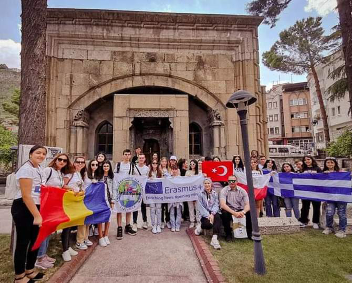 Adatepe Ortaokulu Dört Farklı Ülkeye İlçemizi Tanıttı