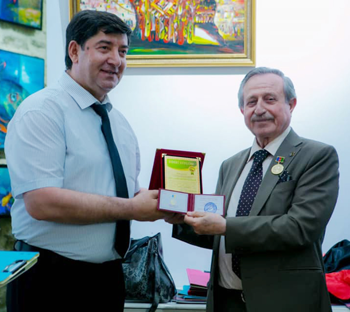Prof. Dr. Hayrettin İvgin’e  Azerbaycan’da  “Elesker Madalyası” Ödülü