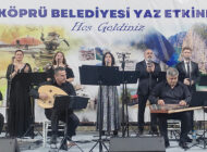 Vezirköprü Belediyesi yaz etkinlikleri kapsamında düzenlenen Samsun Devlet Klasik Türk Müziği  Korosu Konseri Beğeniyle izlendi