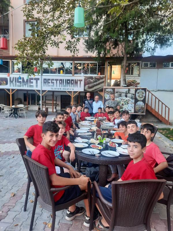 Kısmet lokantasından Gençler için jest