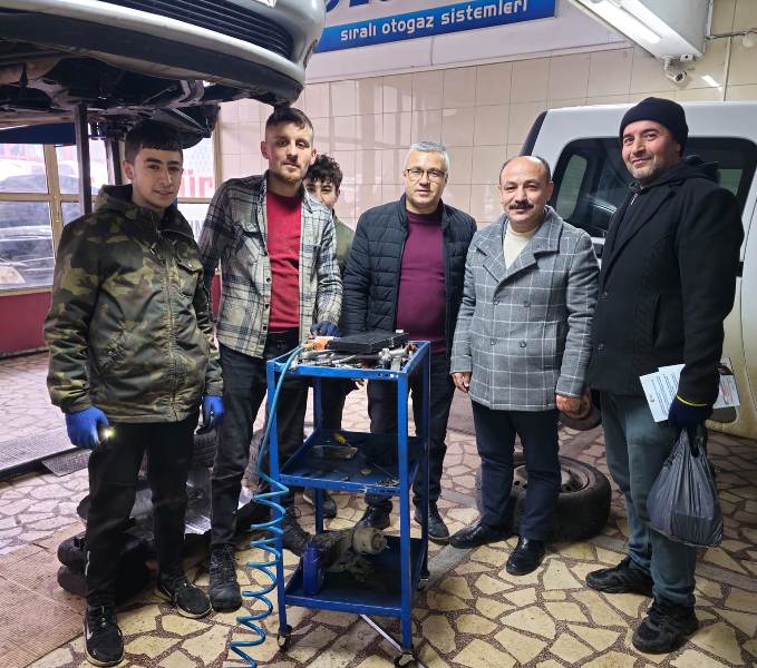 Adaylık çalışmalarını sürdüren Uğur Yazıcı: “İşsizlik ve göçün önlenmesi birinci amacımız olacak!.”