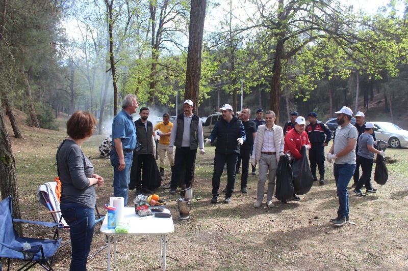 Çeltek Mesire Piknik Alanı Temizlendi