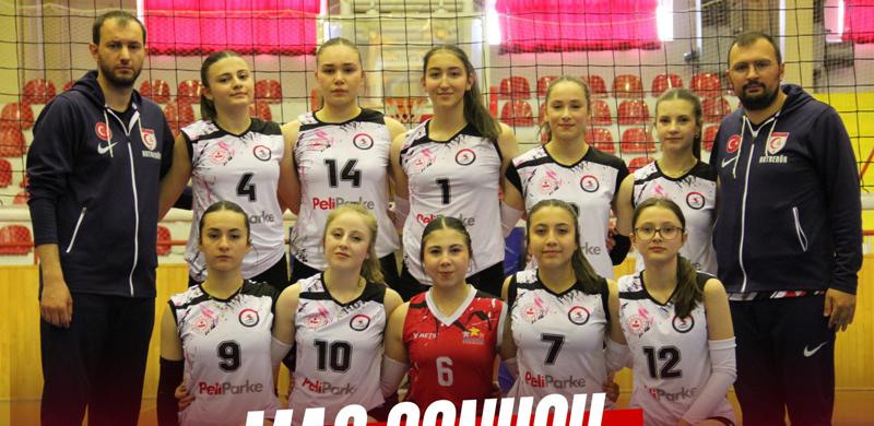 Küçük Kız Voleybol’da Türkiye Finallerindeyiz