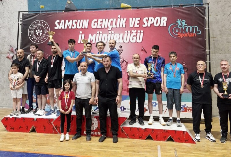 Masa Tenisinde Büyük Başarı