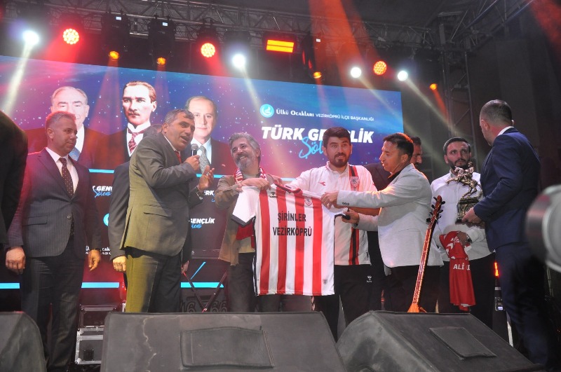 “Türk Gençlik Şöleni” Düzenlendi.