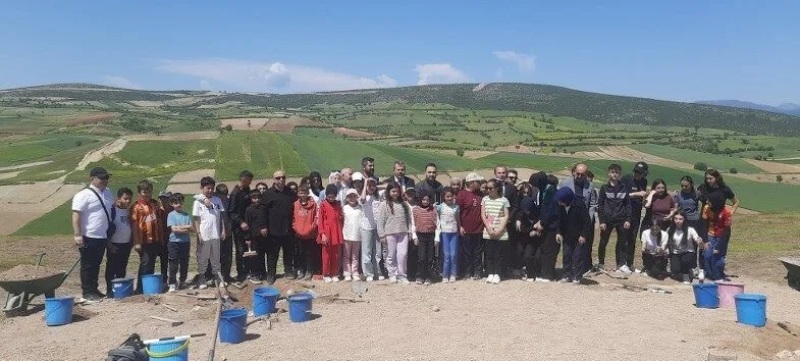 Öğrenciler Nerik’te kazı yaptılar..