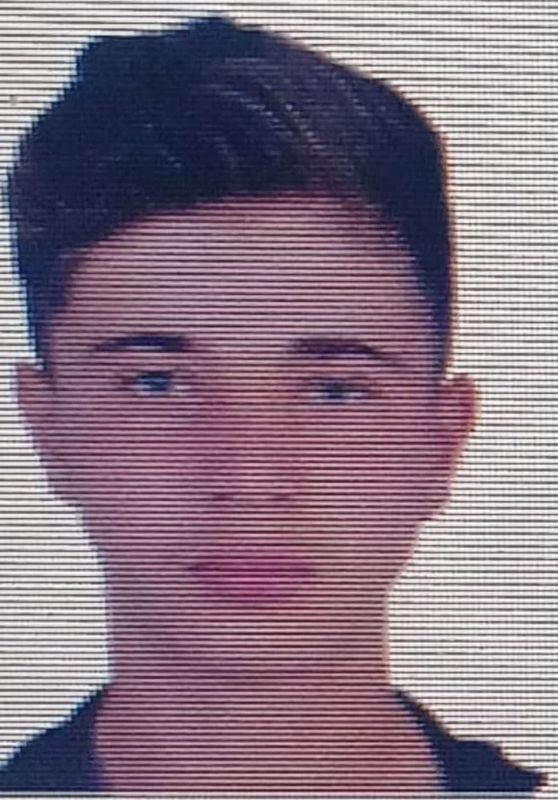 Genç, ahırlarının kapısında asılı halde bulundu