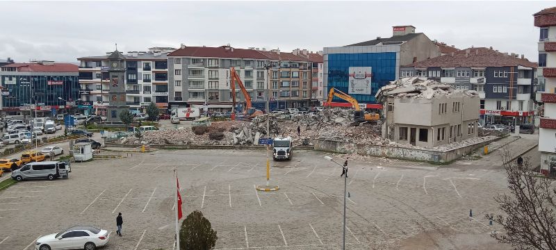 Otopark Kapandı, Öğretmenevi de yıkılıyor!..
