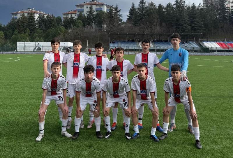 U-15 SON NEFESTE: 3’te 3