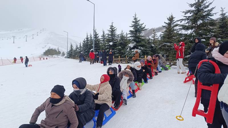 Gençlik Merkezi Akdağ’da Karın Tadını Çıkardı