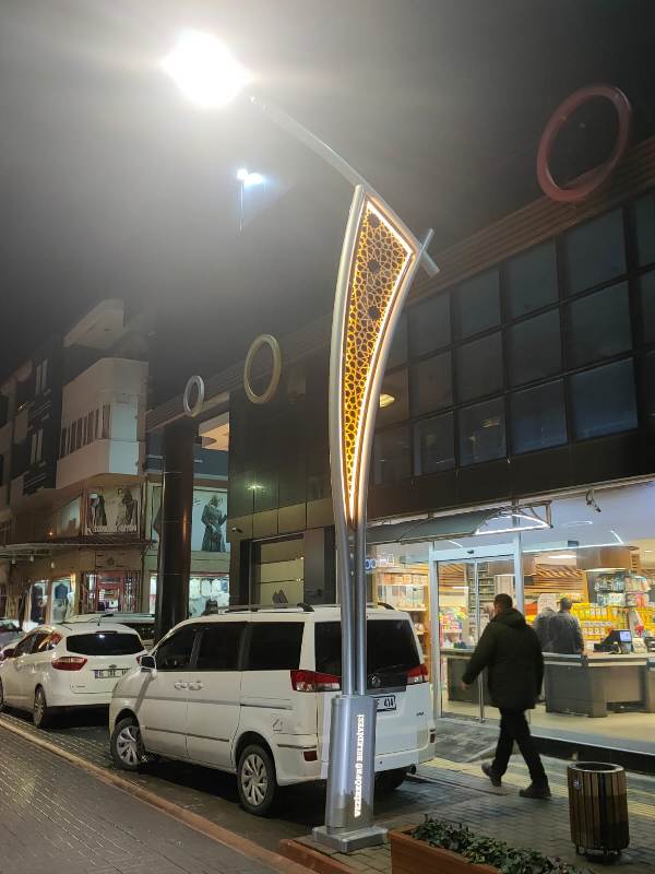 Köprülüler Caddesi dekoratif aydınlanacak