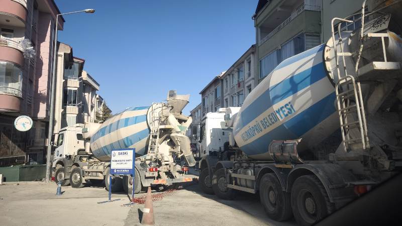 Çalışmalar Devam Ediyor, Yol Çilesi Bitmiyor