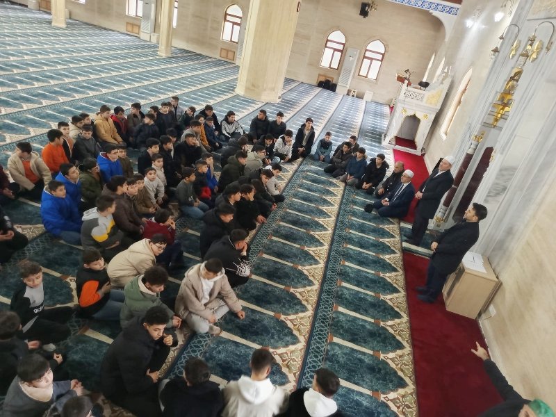 Müftü Yalçınkaya, hafızlarla buluştu