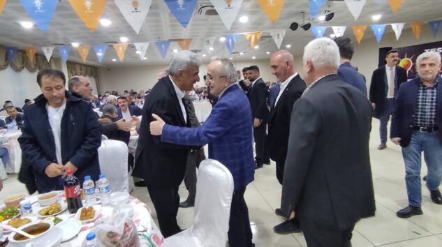 AK Parti ilçe teşkilatı iftar yemeğinde buluştu