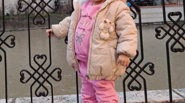 Minik Defne ikinci bir şans bekliyor.