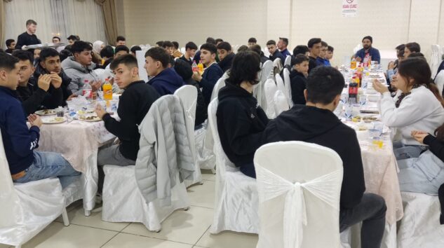 Vezirköprü Belediyesi’nden “Gençlik İftar Yemeği”