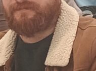 Otomobilin çarptığı motosiklet sürücüsü ağır yaralandı.