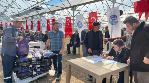 Çiftçilere Yonca Tohumu Desteği