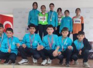 Vezirköprü İmam Hatip Ortaokulu Kros Takımlarından Çifte Bölge Şampiyonluğu