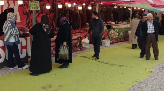 Açıkta satılan gıdalar tehlike arz ediyor