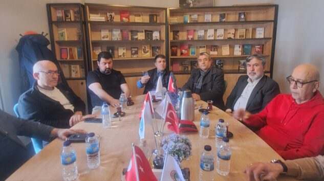 555 öğrenciye toplam 832 bin 500 TL ve 158 öğrenciye 18 bin TL burs verildi