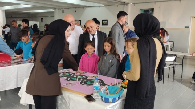 Vezirköprü MYO öğrencilerinden “Çocuk Hakları”na dikkat çeken etkinlik