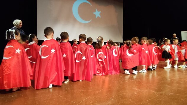 Eğitimlerini tamamlayan minikler belge aldı