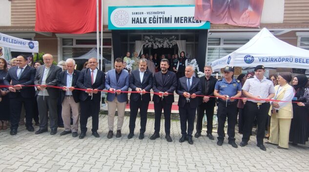 Halk Eğitim Merkezi yılsonu sergisi açıldı